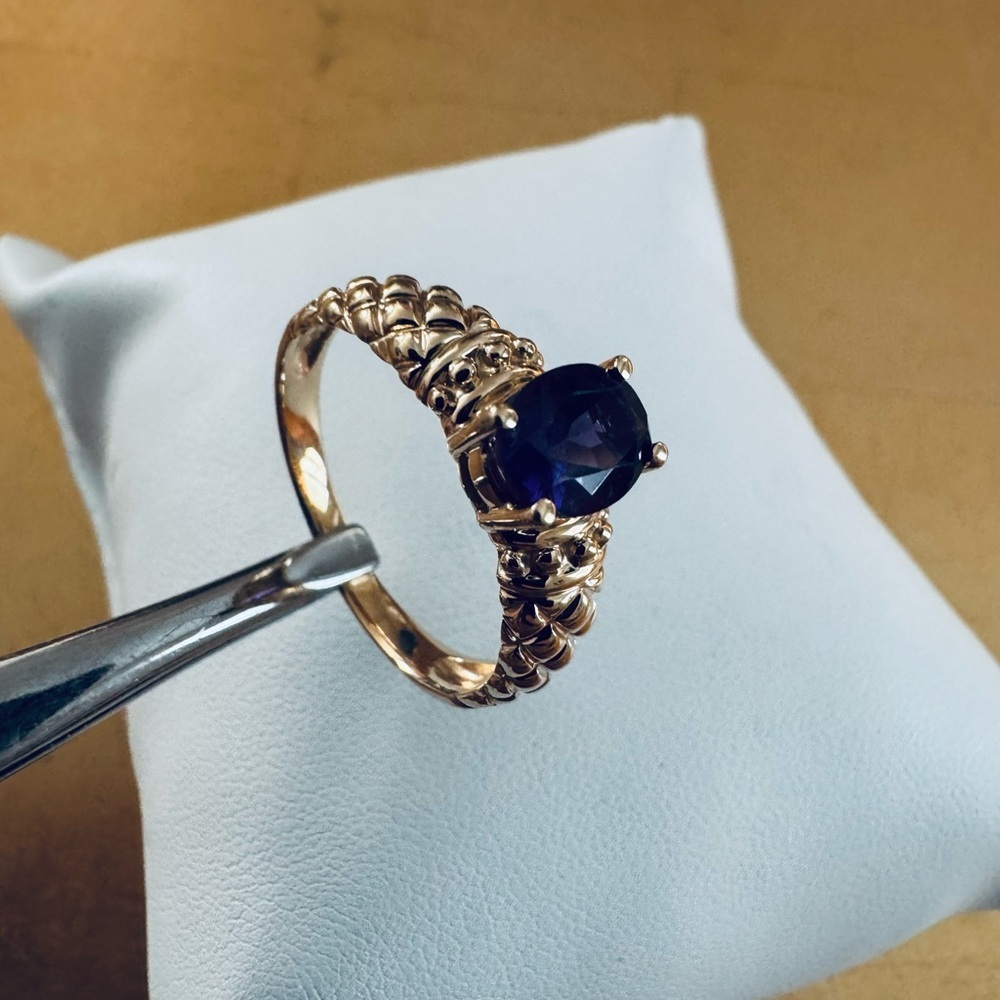 14K Yellow Gold Vintage Amethyst Ring Textured Band Statement Piece size 10.75